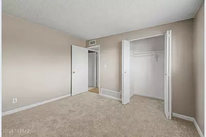 7902 E Winnepeg Drive, Tucson, AZ 85730 - Photo 18
