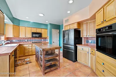 889 W Camino Tierra Libre, Green Valley, AZ 85614 - Photo 10