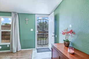 2831 S Sunland Vista, Tucson, AZ 85713 - Photo 2