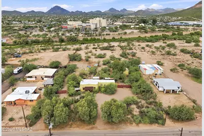 1804 S Santa Cruz Lane, Tucson, AZ 85713 - Photo 10