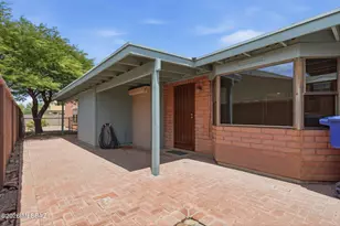 1125 E Kleindale Rd, Tucson, AZ 85719 - Photo 1