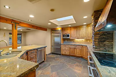 8100 N Mountainside Avenue, Oro Valley, AZ 85704 - Photo 16