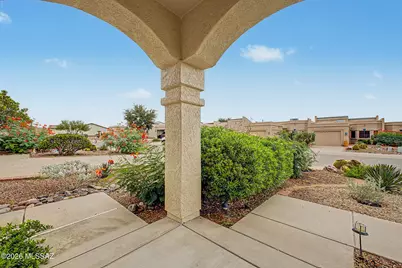 175 N Crescent Bell Drive, Green Valley, AZ 85614 - Photo 4