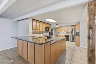 8457 E Beverly St, Tucson, AZ 85710 - Photo 14