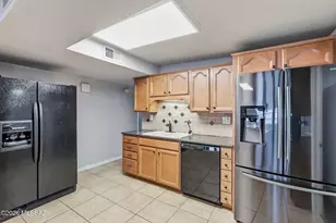 8457 E Beverly St, Tucson, AZ 85710 - Photo 16