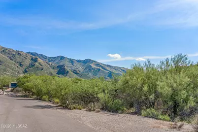 6280 N Jochums Drive, Tucson, AZ 85718 - Photo 6