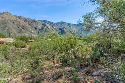 6280 N Jochums Drive, Tucson, AZ 85718 - Photo 10