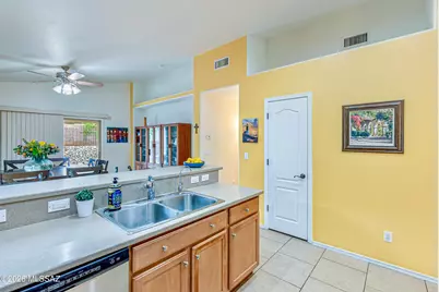 2351 W Golden Hills Road, Tucson, AZ 85745 - Photo 8
