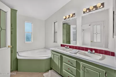 1728 W Coralbrooke Drive, Tucson, AZ 85705 - Photo 16