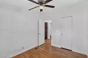 1728 W Coralbrooke Dr, Tucson, AZ 85705 - Photo 20