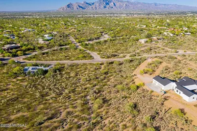 2595 N Lloyd Bush Drive, Tucson, AZ 85745 - Photo 4