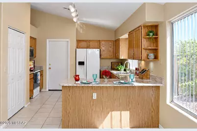 9544 Whetstone Mountain Street, Tucson, AZ 85748 - Photo 6