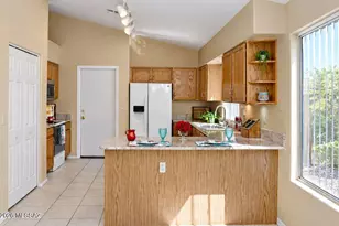 9544 Whetstone Mountain St, Tucson, AZ 85748 - Photo 6