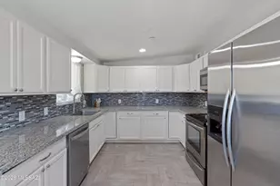 438 E Lester St, Tucson, AZ 85705 - Photo 8