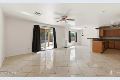 787 W Cholla Crest, Green Valley, AZ 85614 - Photo 2