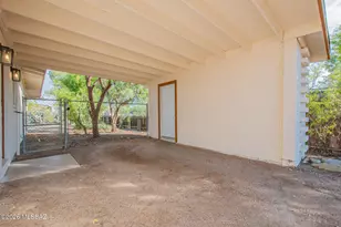 551 S Kent Pl, Tucson, AZ 85710 - Photo 6