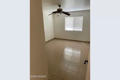 7494 E Deeps Way E, Tucson, AZ 85710 - Photo 4