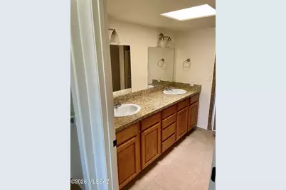 7494 E Deeps Way E, Tucson, AZ 85710 - Photo 6