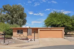 936 W Via Pitic, Green Valley, AZ 85614 - Photo 2