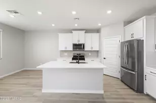 7840 S Wild Prairie Dr S, Tucson, AZ 85757 - Photo 2