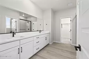 7840 S Wild Prairie Dr S, Tucson, AZ 85757 - Photo 10