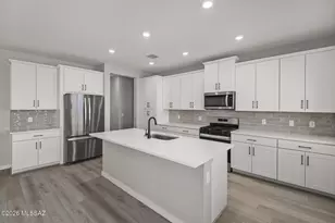 7852 S Wild Prairie Dr S, Tucson, AZ 85757 - Photo 4