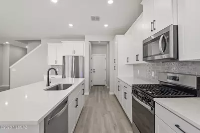 7852 S Wild Prairie Drive S, Tucson, AZ 85757 - Photo 6