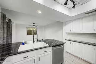 6990 E Abby Ln, Tucson, AZ 85715 - Photo 16
