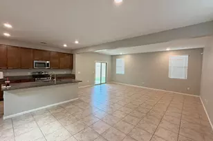 7833 S Sugarbend Dr, Tucson, AZ 85757 - Photo 4