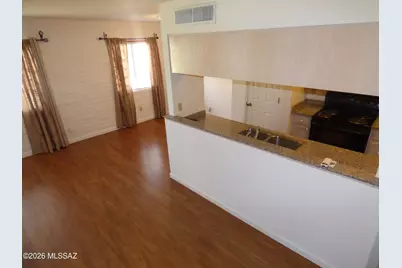 6565 E Calle La Paz #B, Tucson, AZ 85715 - Photo 6