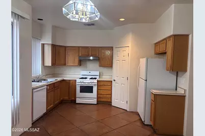 3753 N Bay Horse Loop, Tucson, AZ 85719 - Photo 2