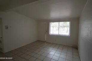 1033 E 25th St, Tucson, AZ 85713 - Photo 2