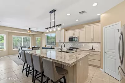 2516 E Skywalker Way, Green Valley, AZ 85614 - Photo 8