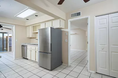 118 E Cholla Shadows Drive, Oro Valley, AZ 85704 - Photo 4