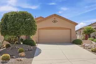 550 W Astruc Dr, Green Valley, AZ 85614 - Photo 1
