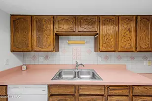 7605 E Pearson St, Tucson, AZ 85715 - Photo 12