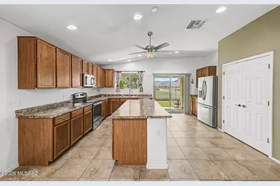 8581 N Continental Links Drive, Tucson, AZ 85743 - Photo 14