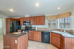 6111 W Flying M St, Tucson, AZ 85713 - Photo 14