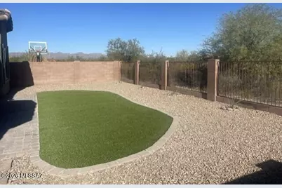 8152 N Wayward Star Drive, Tucson, AZ 85743 - Photo 16