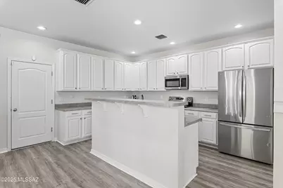 2732 N Neruda Lane, Tucson, AZ 85712 - Photo 8