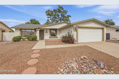 1574 W Highsmith Drive, Tucson, AZ 85746 - Photo 2