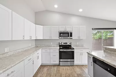 1574 W Highsmith Drive, Tucson, AZ 85746 - Photo 12