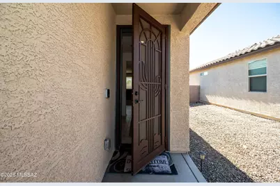 8746 E Stone Meadow Circle, Tucson, AZ 85730 - Photo 2
