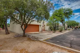 3151 N Tamarisk Ln, Tucson, AZ 85712 - Photo 2