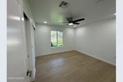 5846 E Grant Road, Tucson, AZ 85712 - Photo 12