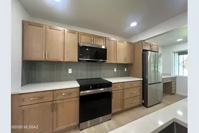 5846 E Grant Road, Tucson, AZ 85712 - Photo 2