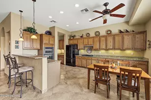 5643 S Atascosa Peak Dr, Green Valley, AZ 85622 - Photo 8