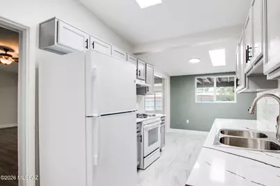 2754 N Tyndall Avenue, Tucson, AZ 85719 - Photo 12