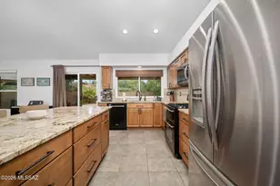 1640 N Fox Run Pl, Tucson, AZ 85715 - Photo 8