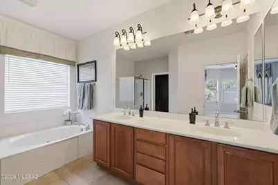 13497 N Garlenda Way, Oro Valley, AZ 85737 - Photo 22